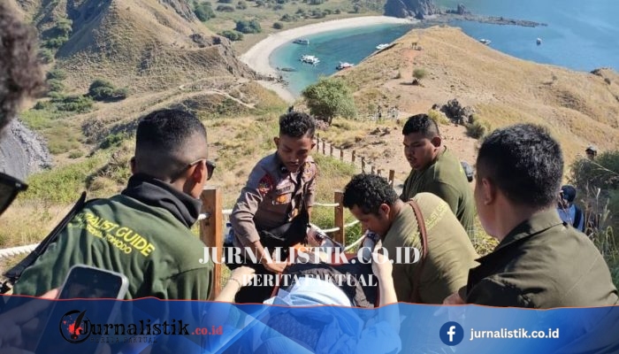 Turis China Pingsan Saat Trekking di Pulau Padar, Tetap Teruskan Wisata Usai Dievakuasi