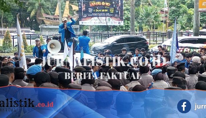 Demo di DPRD Riau, Mahasiswa UIR Mendesak Pemerintah Mengaudit Program Makanan Bergizi Gratis