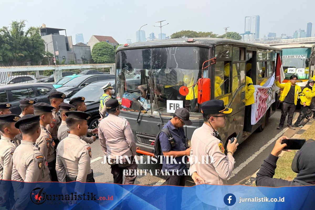 Cegat Mahasiswa Demo ke Bundaran HI, Polisi: Kalau Memaksa, Silakan Tabrak Kami News 12 Juni 2026