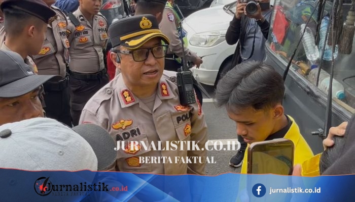 Debat Mahasiswa UI vs Polisi: Larang Demo di Bundaran HI