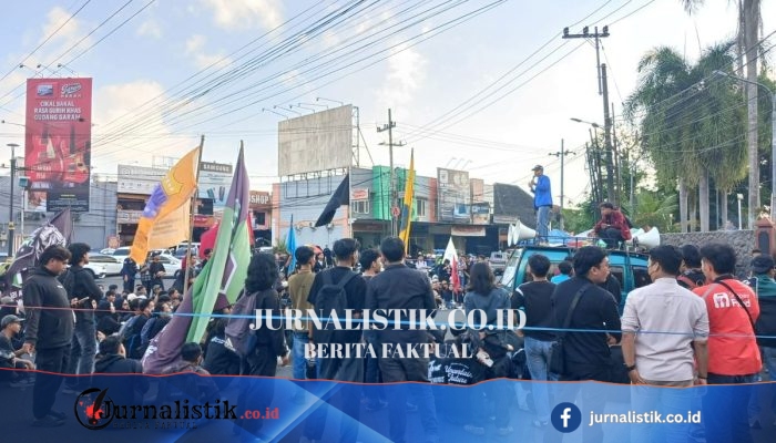 300 Personel Gabungan Amankan Aksi Unjuk Rasa Mahasiswa di Jember
