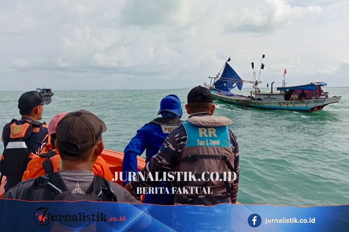 KM Arof Tenggelam Diterjang Cuaca Buruk di Lampung Timur, Dua ABK Asal Cirebon Hilang Regional 15 Juni 2026