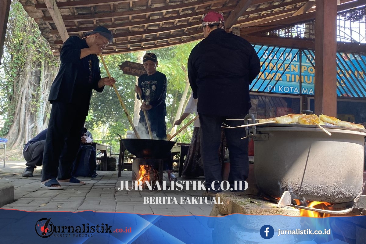 Sambut 1 Muharam, Warga Gelar Mbabar Bubur Suro di Kompleks Makam Ki Ageng Gribig Malang Regional 16 Juni 2026