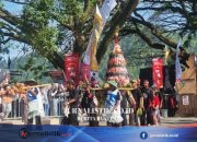 Larungan 1 Suro di Telaga Ngebel Ponorogo, Gunungan Ikan Nila Jadi Rebutan Warga Regional 16 Juni 2026
