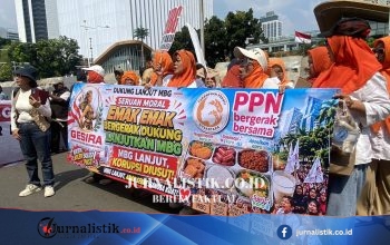 Emak-emak Berdemo di Patung Kuda Dukung MBG Dilanjutkan, Ini Alasannya