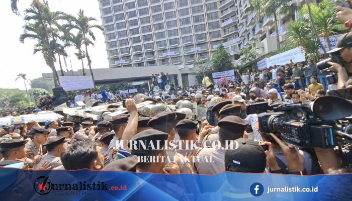 Eksekusi Hotel Sultan Resmi Dimulai, Juru Sita dan Aparat Maju ke Lobi