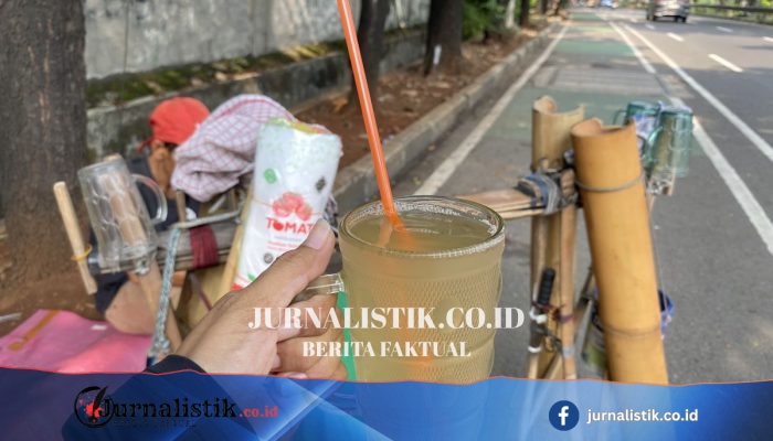 Dulu Mudah Ditemukan, Kini Pedagang Air Nira Keliling Mulai Sulit Ditemui di Jakarta