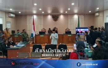 Jadi Saksi Meringankan, UAS Ungkap Abdul Wahid Pernah Curhat Soal Ancaman Rekaman dari KPK