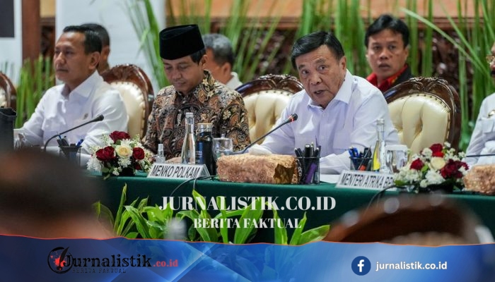 Menko Polkam: Kapolda-Pangdam Pertaruhkan Jabatan jika Gagal Cegah Karhutla