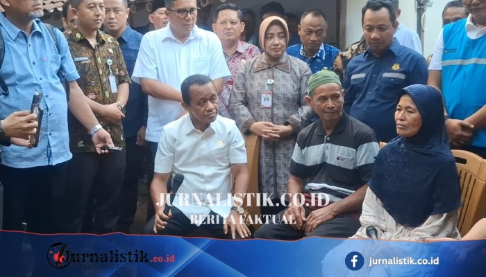 Kisah Markamah: Berbulan-Bulan Numpang Listrik Saudara, Kini Terima BPBL dari Bahlil Lahadalia