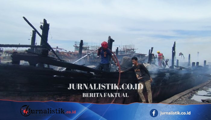 Enam Kapal Penangkap Ikan Terbakar di Pelabuhan Belawan, 12 Unit Damkar Diterjunkan