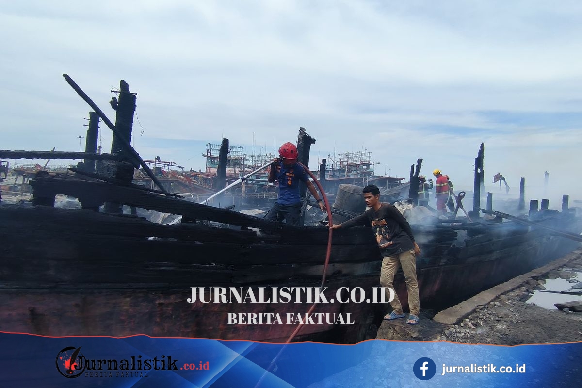 6 Kapal Penangkap Ikan Terbakar di Pelabuhan Belawan, 12 Unit Damkar Diterjunkan Regional 20 Juni 2026