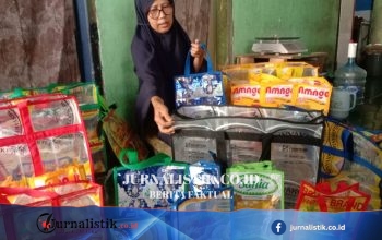 Siti Marlinah di Purwakarta Sulap Sampah Plastik Tetangga Jadi Tas Bernilai Jual