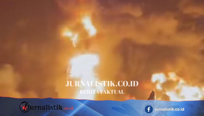 Pabrik Sandal di Tangerang Terbakar dan Meledak, Warga Berhamburan Panik
