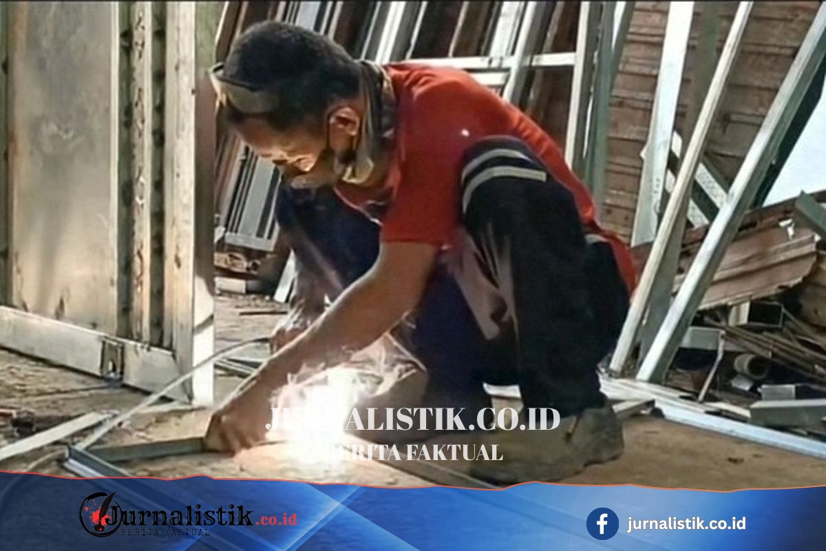 Di Tengah Lesunya Ekonomi, Bengkel Las Iwan Bertahan dari Sisa-sisa Pesanan Regional 22 Juni 2026