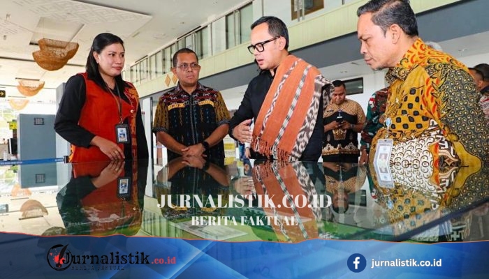 Wamendagri Bima Arya Meninjau PLBN Motaain demi Layanan Perbatasan yang Optimal