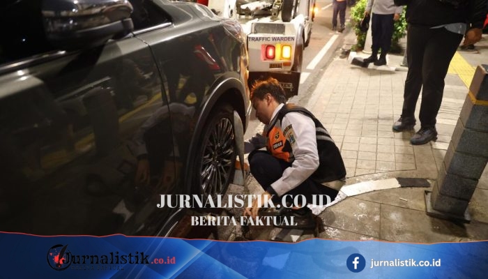 Dishub DKI Tertibkan Parkir Liar dari Wolter Monginsidi hingga Senopati
