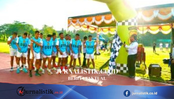 Karo SDM Polda Gorontalo Dampingi Peserta Tes Kesamaptaan Jasmani Bintara di Lapangan