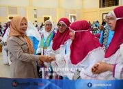 Idah Syahidah Rusli Habibie Sambut Kepulangan 218 Jemaah Haji Kloter 30