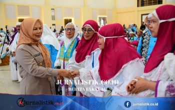 Idah Syahidah Rusli Habibie Sambut Kepulangan 218 Jemaah Haji Kloter 30