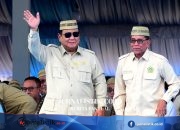 Presiden Prabowo Kenakan Upiah Karanji pada Puncak PENAS XVII