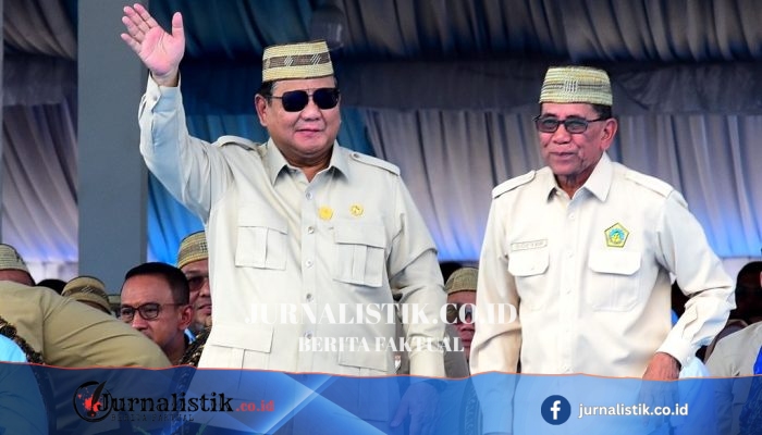 Prabowo Kenakan Upiah Karanji di Puncak PENAS Petani Nelayan XVII Gorontalo