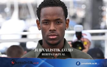 Micheal Ward, aktor Top Boy, didakwa memperkosa di mobil; pengadilan mendengar