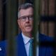 Malam pertama Jeffrey Donaldson di penjara saat kejatuhannya mengguncang peta politik Irlandia Utara