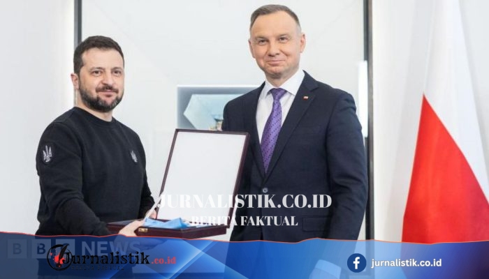 Zelensky Dicopot dari Penghargaan Tertinggi Polandia, Order of the White Eagle, terkait Nama Unit Perang Dunia II