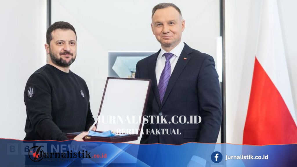 Zelensky stripped of highest Polish honour over WW2 name of army unit