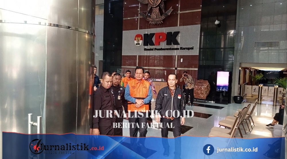 Ditetapkan Tersangka, Bupati Muara Enim Edison Digiring Pakai Rompi Oranye