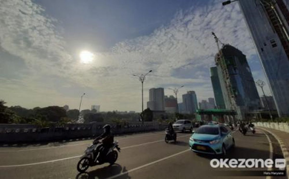 Prakiraan Cuaca Jabodetabek Hari Ini: Cerah Berawan hingga Hujan Ringan