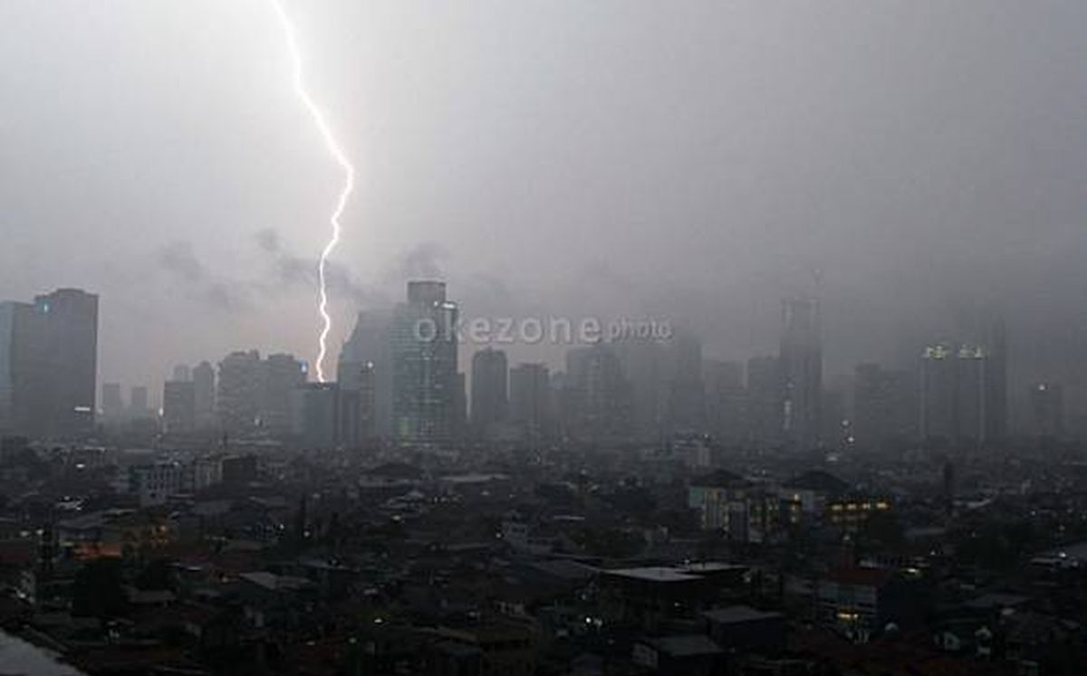 Prakiraan Cuaca Jakarta Hari Ini: Berpotensi Hujan Ringan, Jakbar hingga Jaktim Waspada