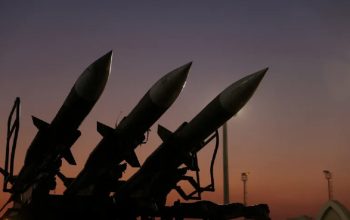 Iran Lancarkan Rudal ke Bahrain dan Kuwait usai Serangan AS di Pulau Qeshm