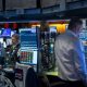 Wall Street Berfluktuasi, Saham Micron Melonjak dan Apple Terkoreksi