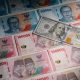 Ekonom Nilai Rupiah Melemah, BI Masih Perlu Naikkan Suku Bunga