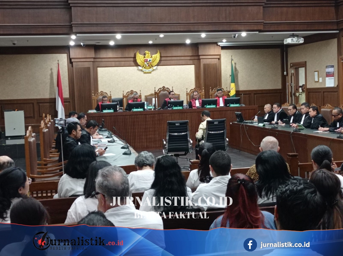 JPU Sebut Kasus Chromebook Nadiem White Collar Crime, Kuasa Hukum Mengaku Kaget
