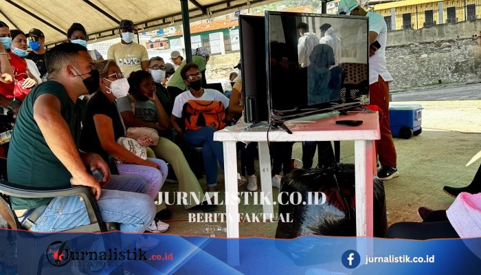 Keluarga korban gempa Venezuela menunggu proses identifikasi di “morgue” darurat La Guaira