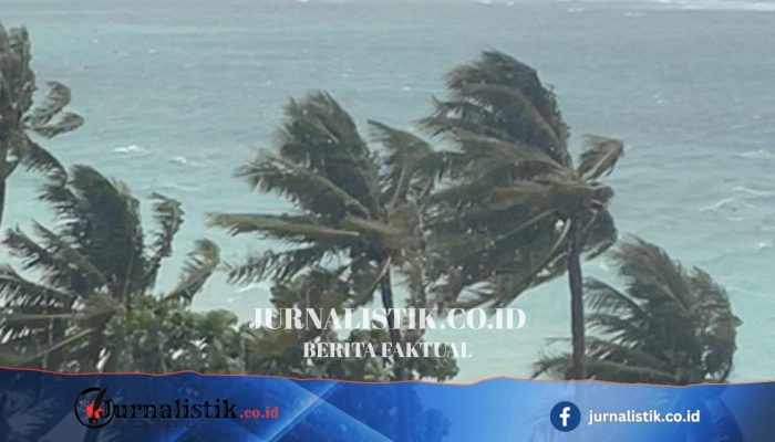 Evakuasi di Guam menjelang Super Typhoon Bavi
