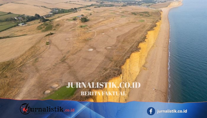 Melalui Foto: Kekeringan Meluas di Inggris saat Sungai Mengering