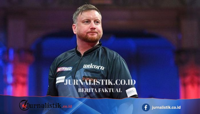 World Matchplay 2026: Cameron Menzies ditangani medis setelah sempat pingsan di panggung saat hadapi Ross Smith