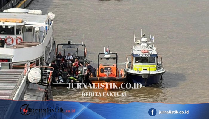 Perahu polisi menabrak Westminster Bridge, lima petugas Met terluka