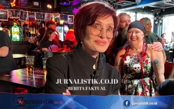 Satu Tahun Kenang Ozzy Osbourne, Sharon Minta Fans Putar Musik Setinggi Mungkin