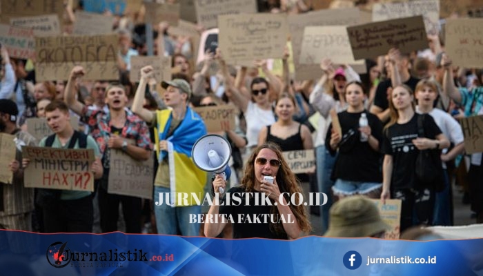 Prajurit Ukraina Mengecam Pencopotan Menhan Populer Mykhailo Fedorov