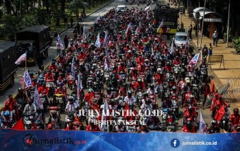 Buruh Terancam PHK: Siapa yang Menikmati Pertumbuhan Ekonomi?