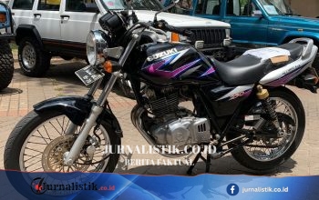 Antrean Suzuki Thunder di SPBU Mengular, Kapasitas Tangkinya 15 Liter?