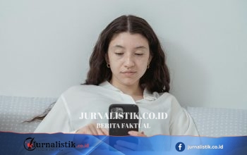 Kebanyakan Menatap HP Bisa Picu Sakit Kepala hingga Migrain, Ini Cara Mencegahnya