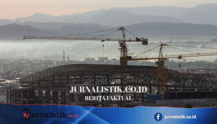 Investasi Terus Bertumbuh, Mengapa Penyerapan Kerja Tak Ikut Kencang?