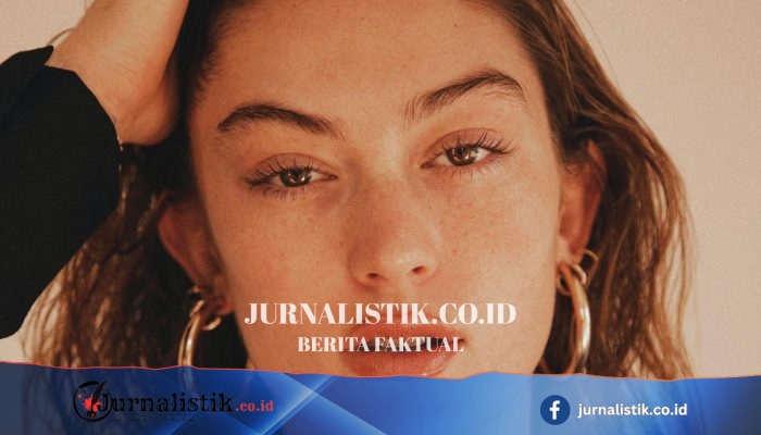 6 Trik Makeup Glowy untuk Tampilan Segar, Lembut, dan Tahan Lama