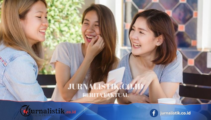 Bicara Singkat dengan Orang Asing Bisa Bikin Lebih Bahagia, Ini Penjelasan Psikolog Harry Cohen